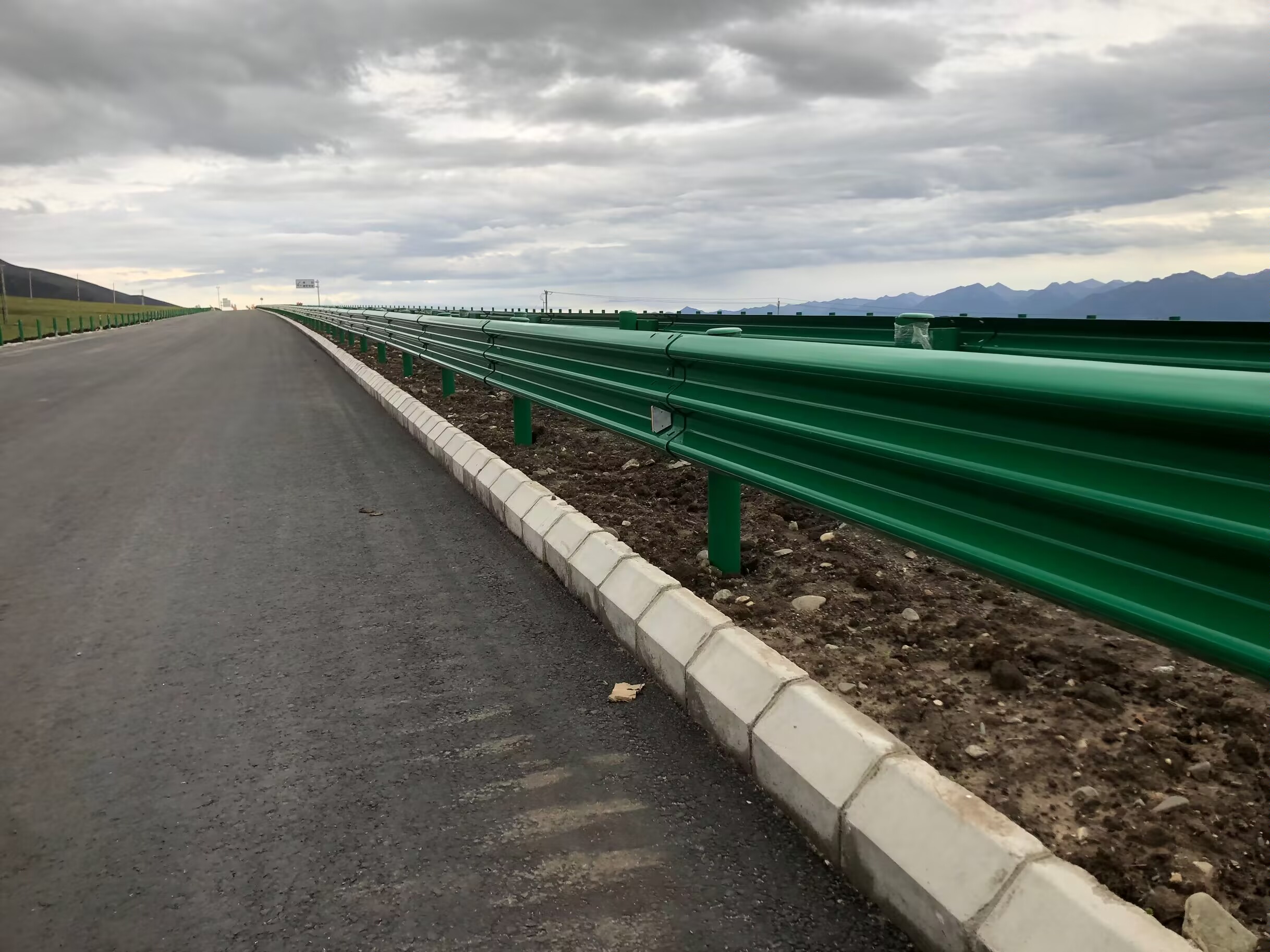 顺庆区乡村公路波形护栏防撞波形护栏 - 推荐